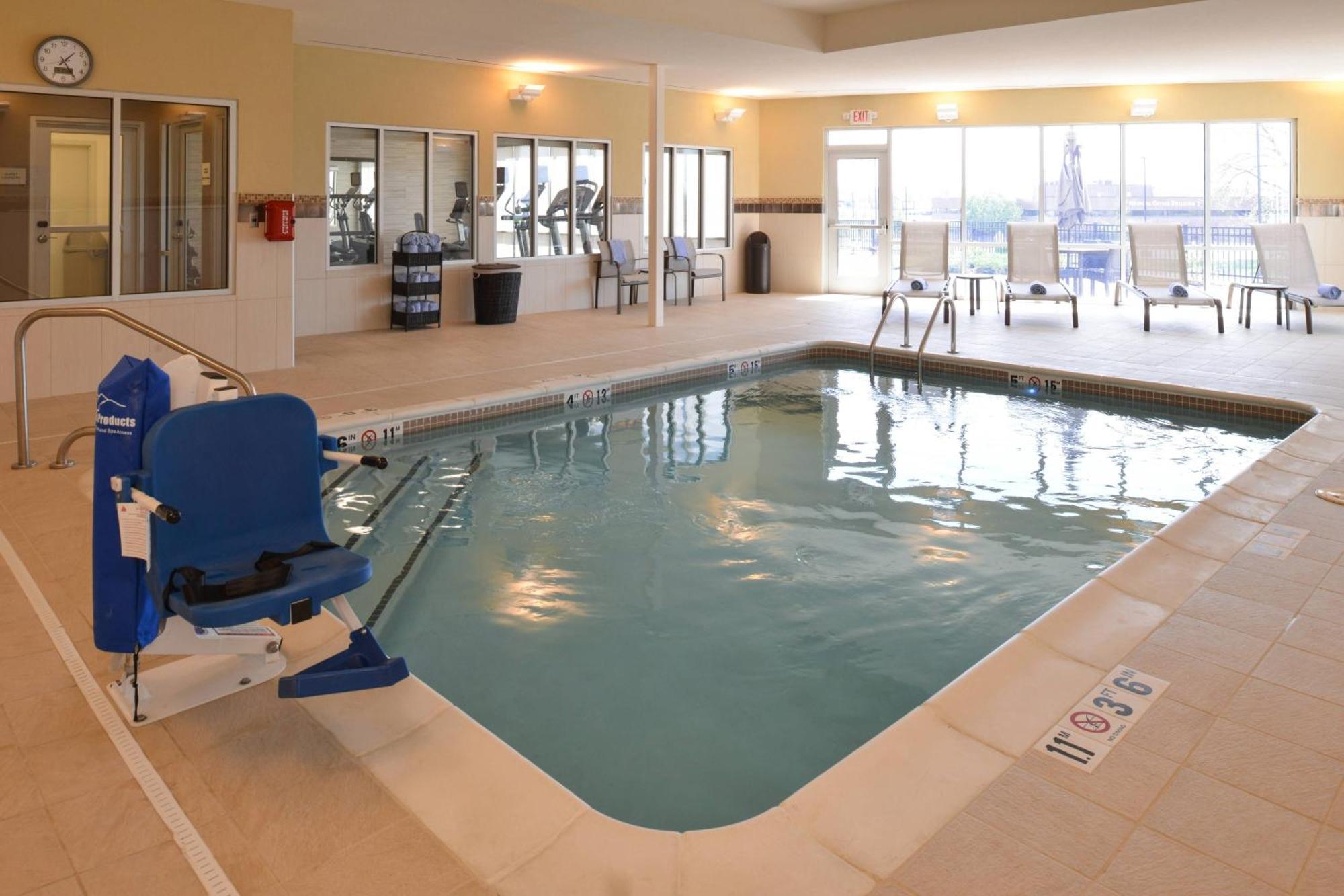 Courtyard By Marriott St. Louis St. Peters Hotel Saint Peters Ngoại thất bức ảnh