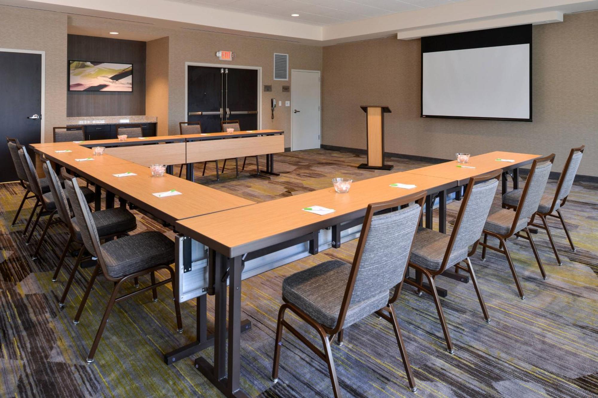 Courtyard By Marriott St. Louis St. Peters Hotel Saint Peters Ngoại thất bức ảnh