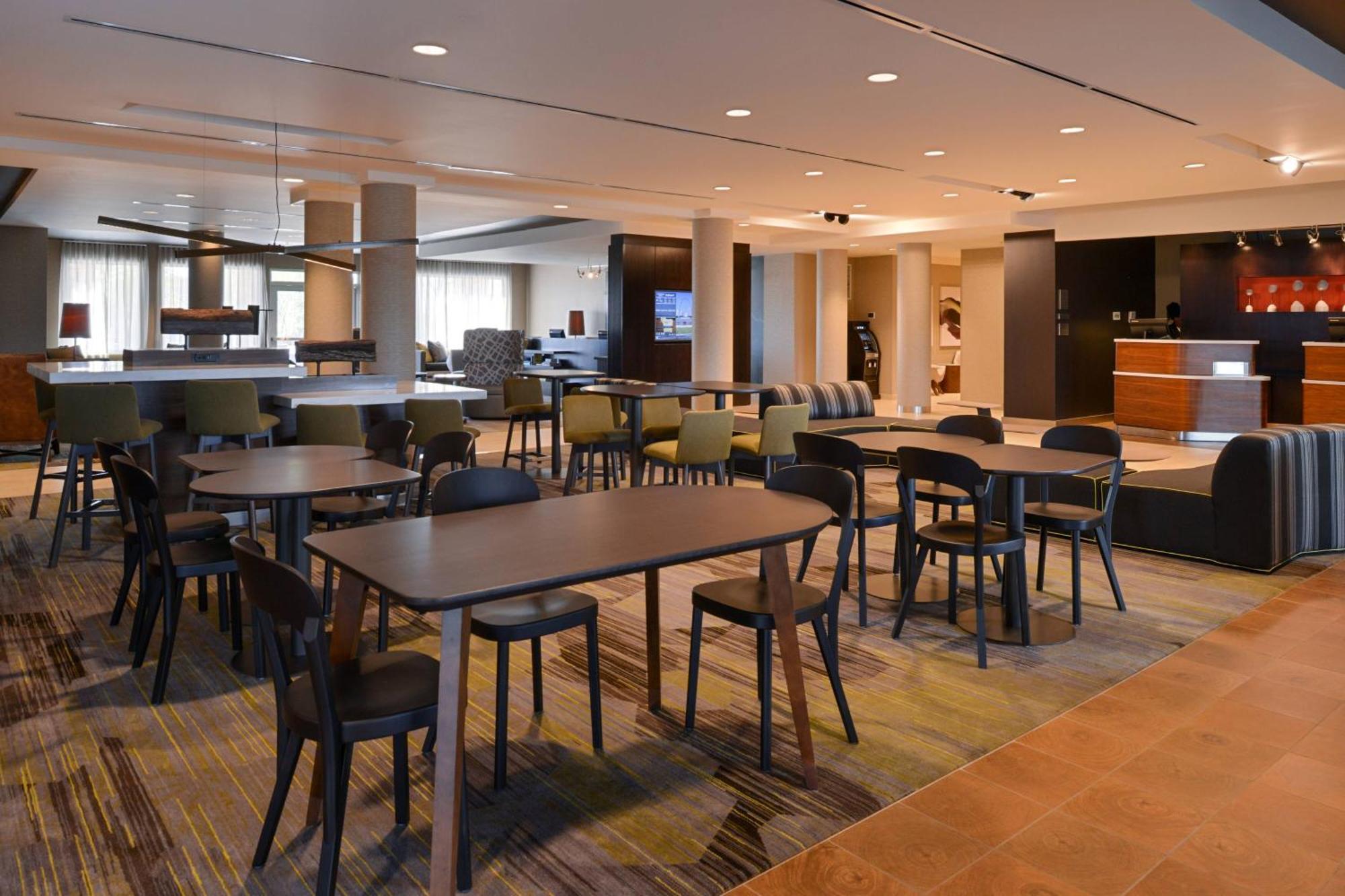 Courtyard By Marriott St. Louis St. Peters Hotel Saint Peters Ngoại thất bức ảnh